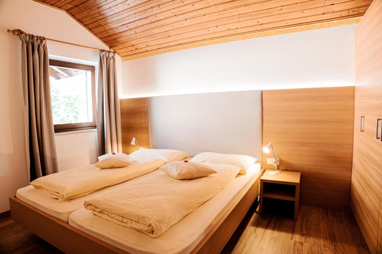 Ferienwohnungen Schweitzer Parcines Luaran gambar