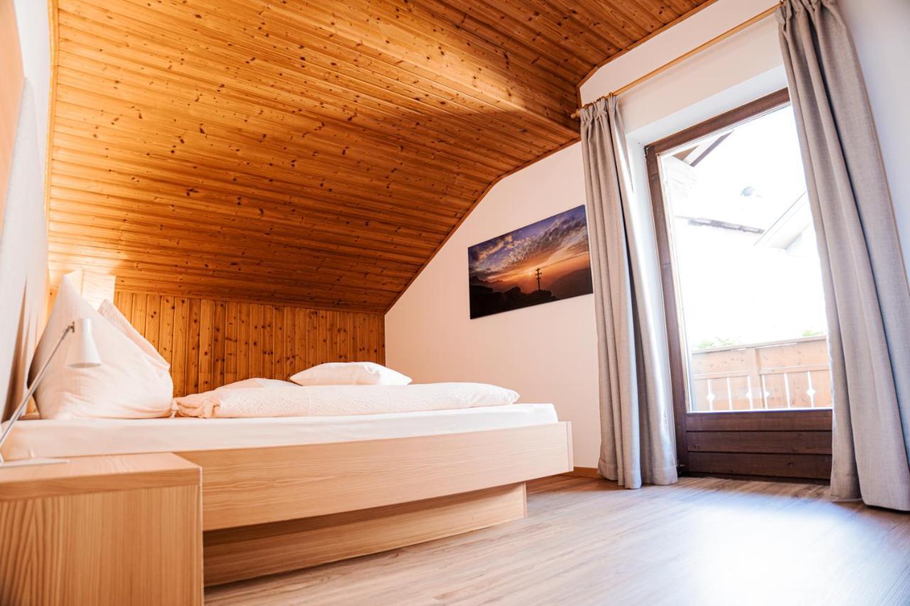 Ferienwohnungen Schweitzer Parcines Luaran gambar
