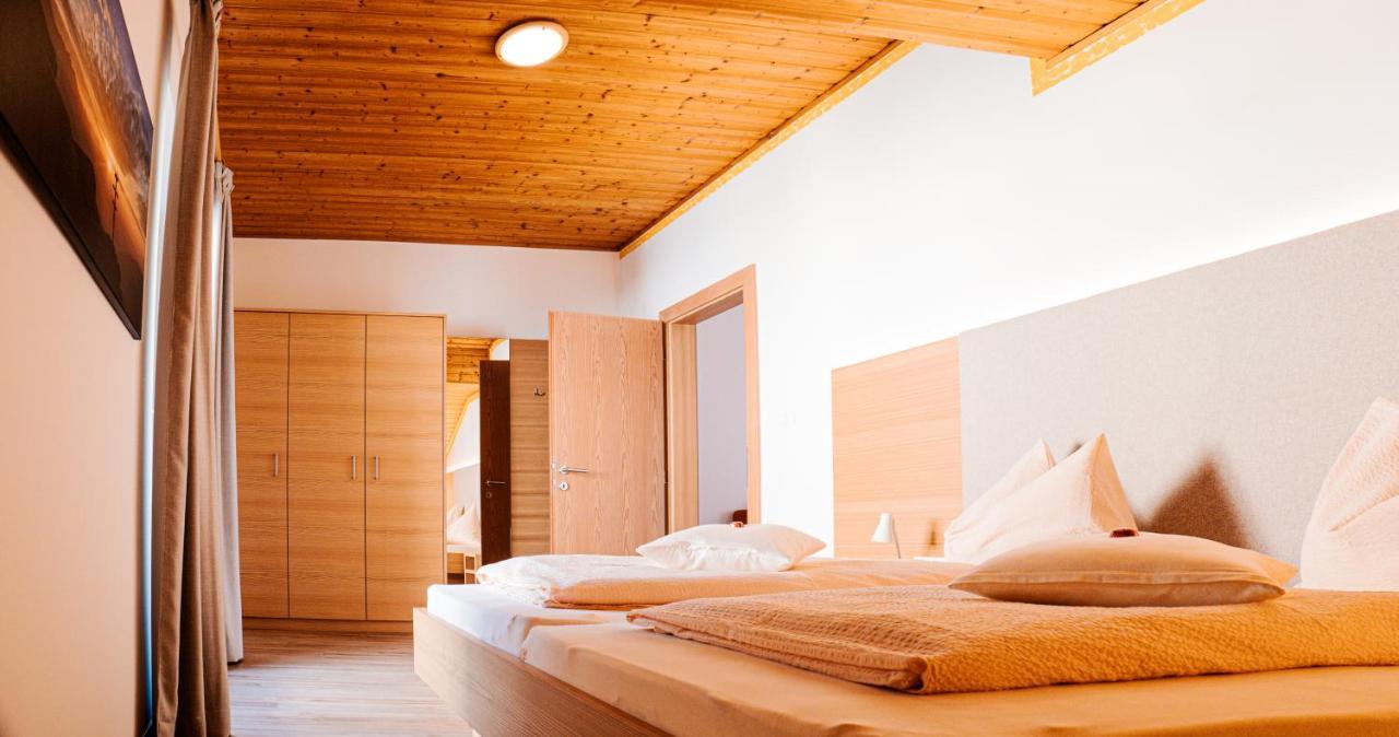 Ferienwohnungen Schweitzer Parcines Luaran gambar
